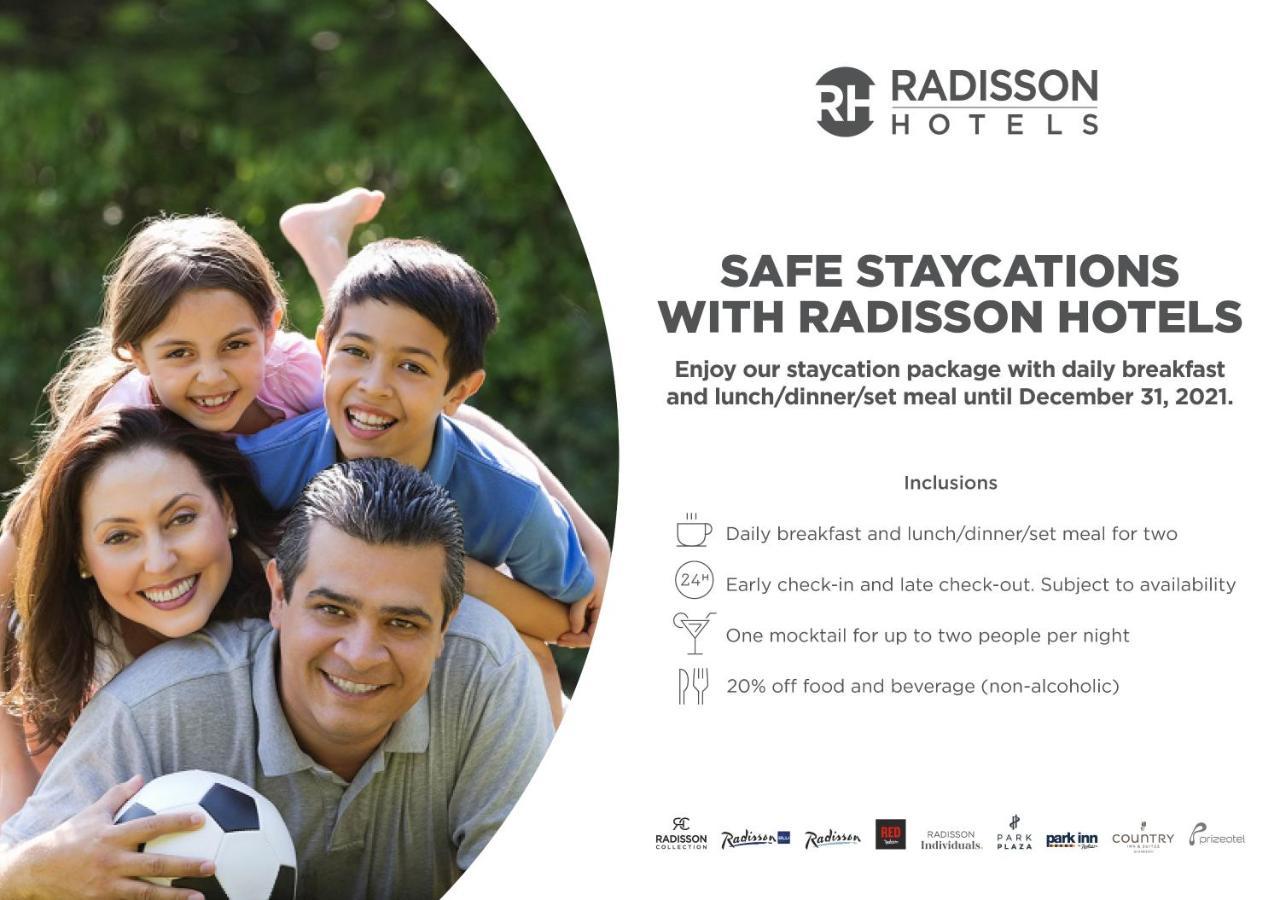 Radisson Blu MBD Hotel Noida Exterior foto