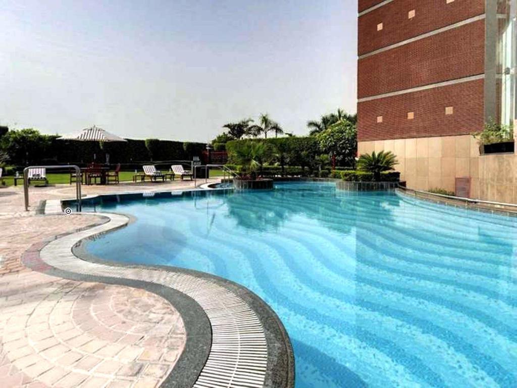 Radisson Blu MBD Hotel Noida Exterior foto