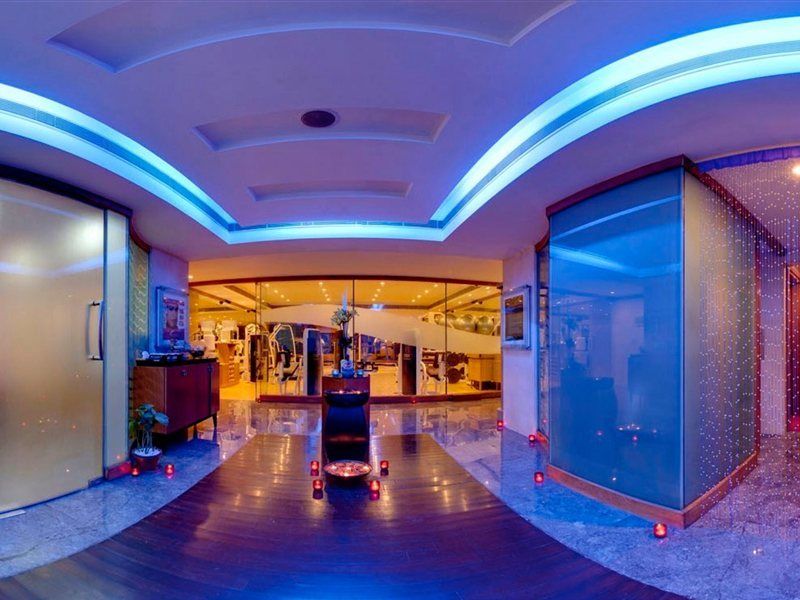 Radisson Blu MBD Hotel Noida Exterior foto