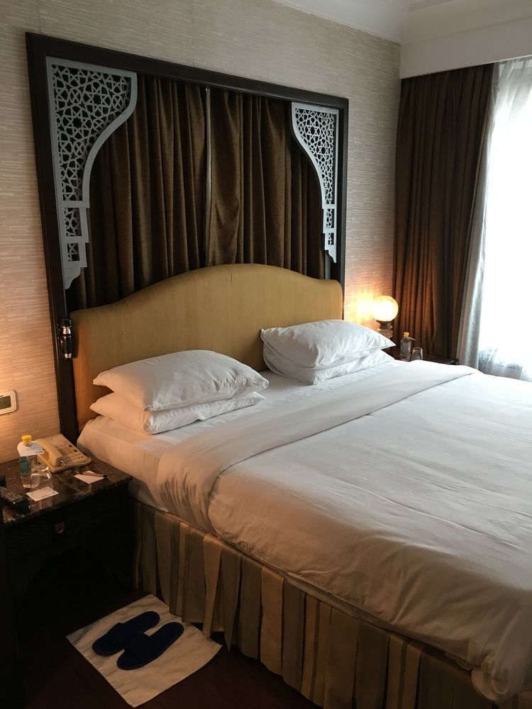 Radisson Blu MBD Hotel Noida Exterior foto