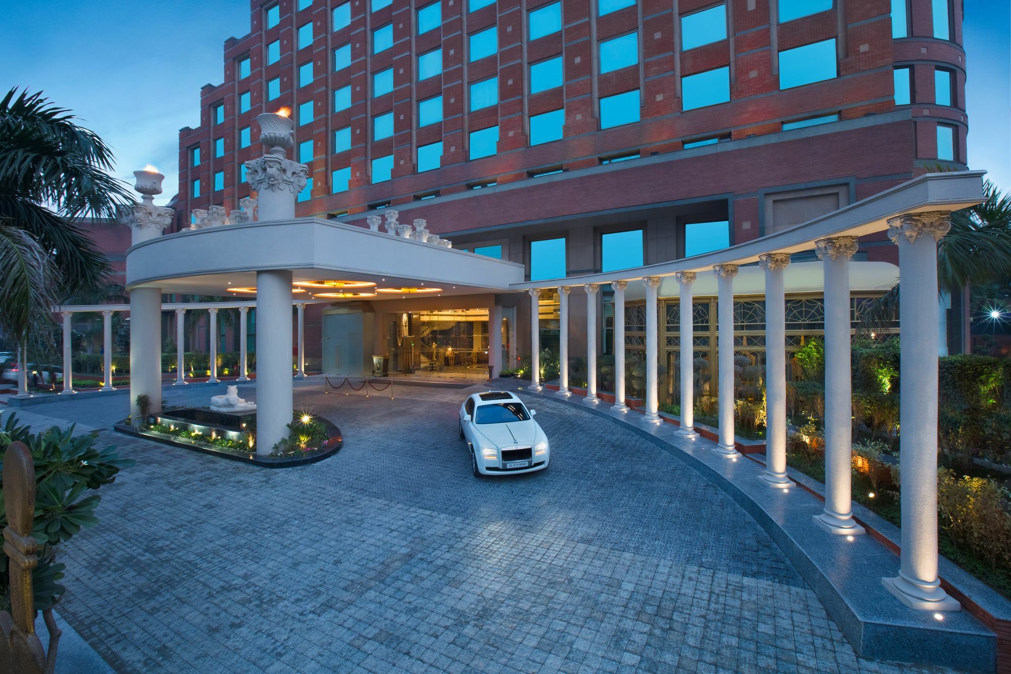 Radisson Blu MBD Hotel Noida Exterior foto