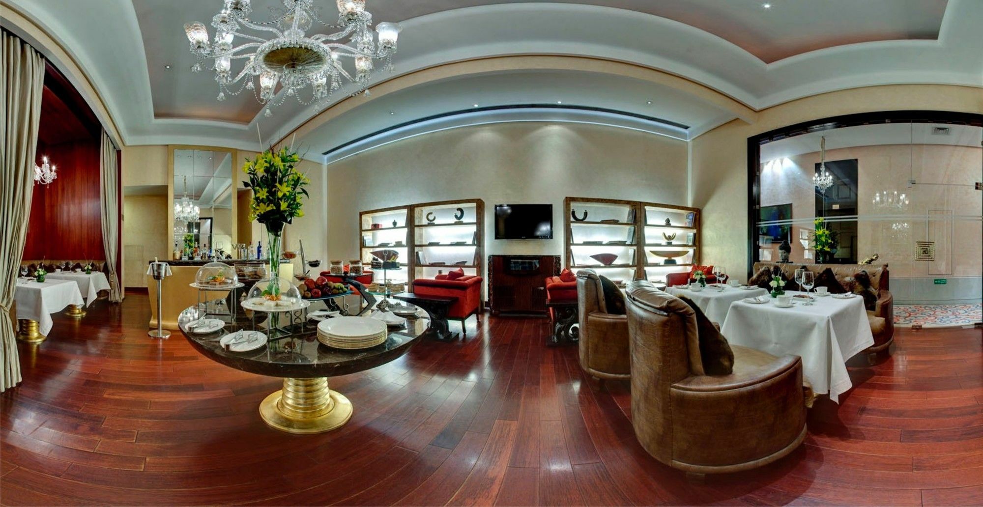 Radisson Blu MBD Hotel Noida Restaurant foto